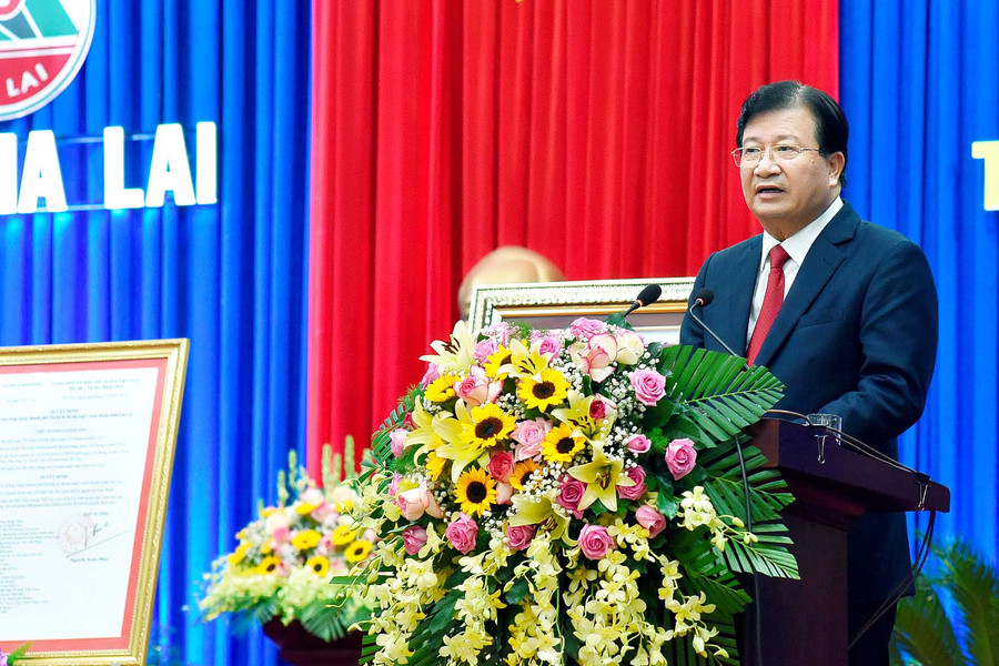 Phó Thủ tướng Chính phủ Trịnh Đình Dũng phát biểu tại buổi lễ. Ảnh: Đức Thụy