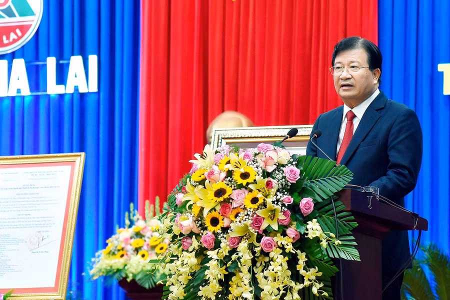 Phó Thủ tướng Chính phủ Trịnh Đình Dũng phát biểu tại buổi lễ. Ảnh: Đức Thụy