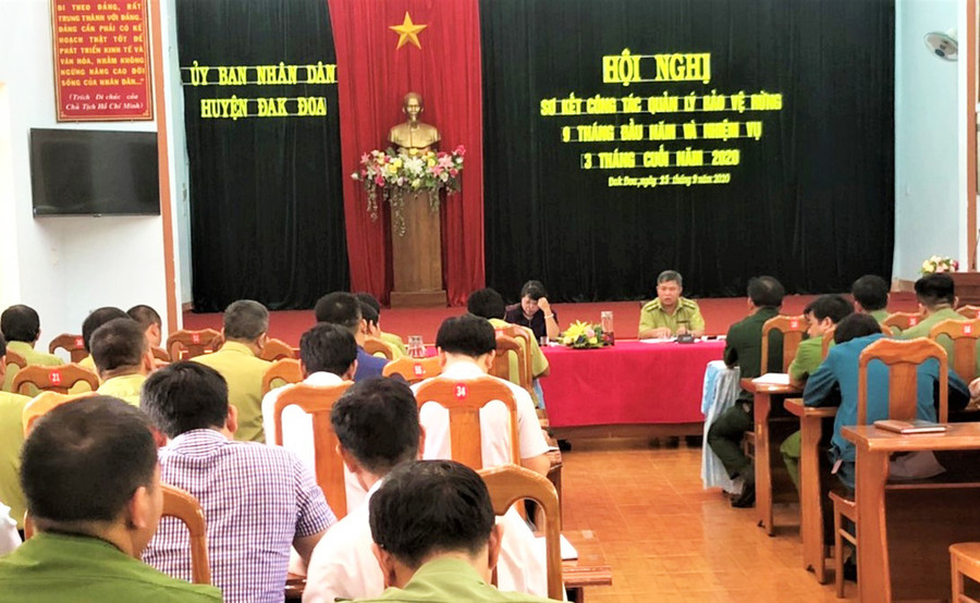  Quang cảnh hội nghị sơ kết công tác quản lý bảo vệ rừng. Ảnh: Đinh Yến