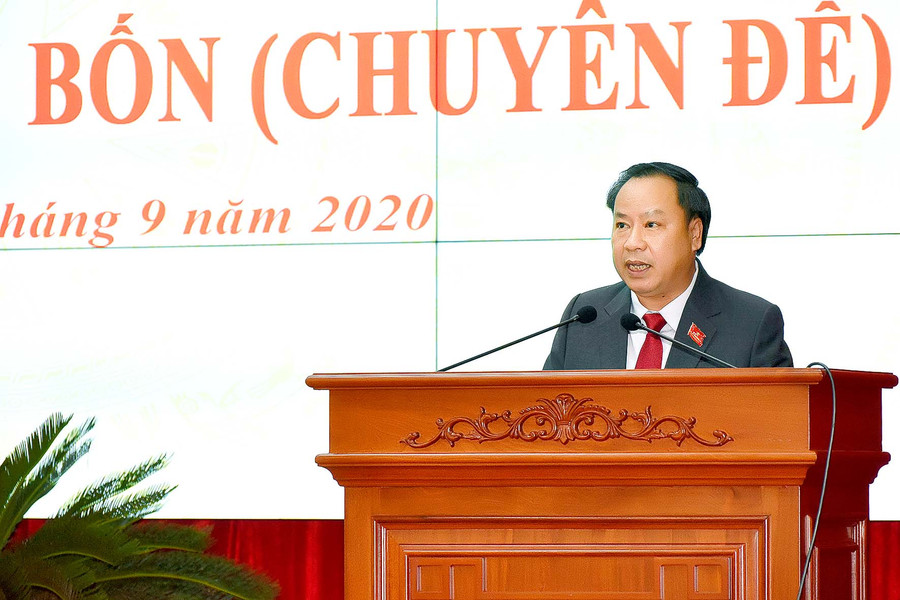 Chủ tịch HĐND tỉnh Châu Ngọc Tuấn phát biểu bế mạc kỳ họp. Ảnh: Đức Thụy