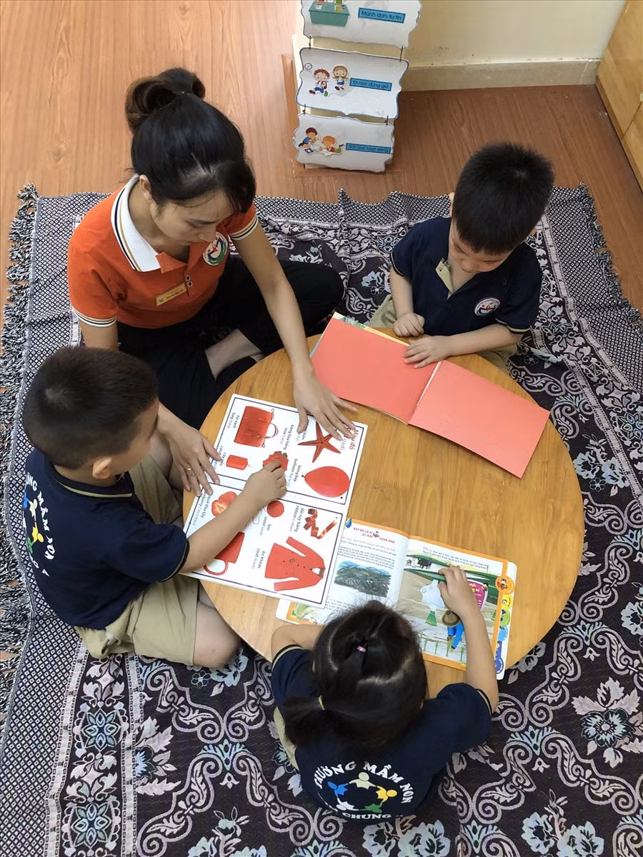 Với đặc thù nghề nghiệp, giáo viên mầm non là một trong những đối tượng muốn được nghỉ hưu sớm (ảnh minh hoạ). Ảnh: Bảo Hân Với đặc thù nghề nghiệp, giáo viên mầm non là một trong những đối tượng muốn được nghỉ hưu sớm (ảnh minh hoạ). Ảnh: Bảo Hân