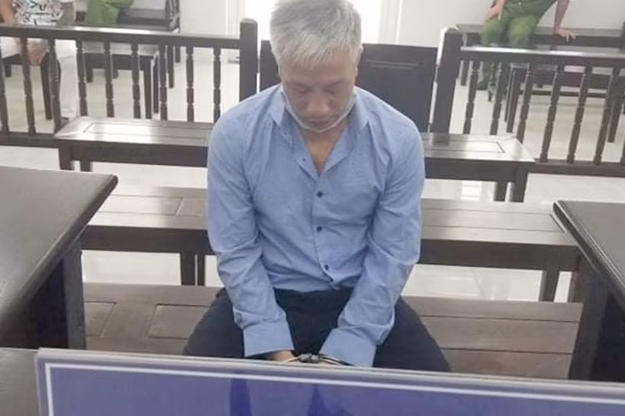 "Con nợ" Cao Quang Khải tại phiên toà sơ thẩm. Ảnh: V.Dũng.