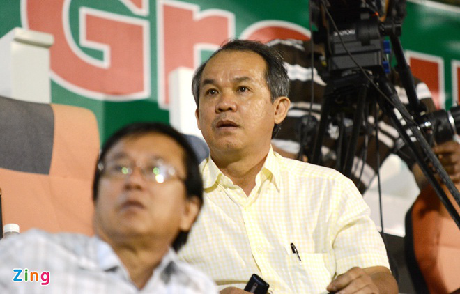 Bầu Đức vẫn rất tâm huyết với học viện bóng đá do mình lập nên. Bầu Đức vẫn rất tâm huyết với học viện bóng đá do mình lập nên.