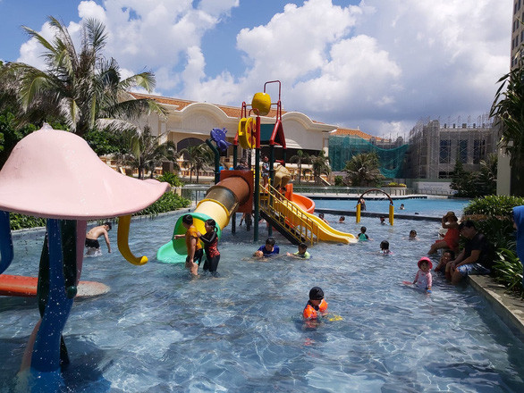 Các khu du lịch, khu nghỉ dưỡng đã bắt đầu đông khách từ cuối tuần qua - Ảnh: THÙY DƯƠNG