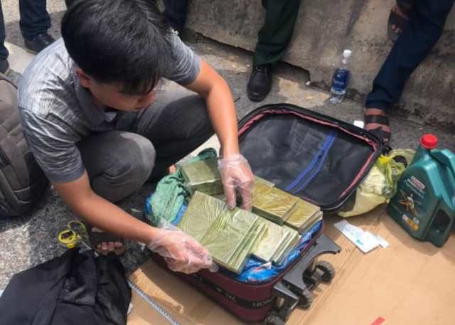 Thu giữ tang vật ma túy. Ảnh: CA.