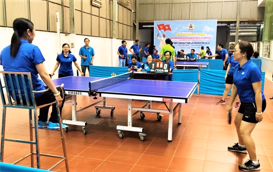 Các vận động viên tham gia thi đấu ở nội dung đơn nam, đơn nữ. Ảnh: Đinh Yến