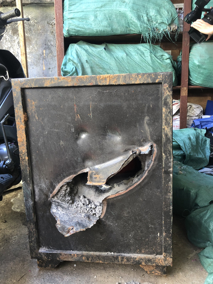  Két sắt của doanh nghiệp bị Nguyên lấy trộm