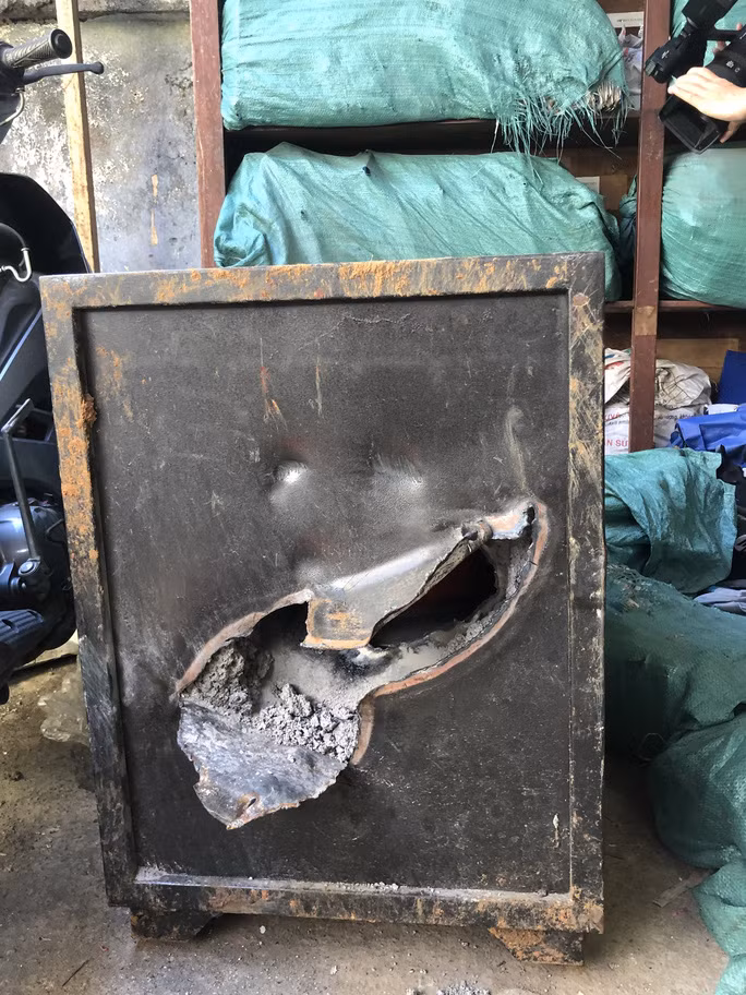  Két sắt của doanh nghiệp bị Nguyên lấy trộm