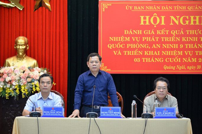 Ông Đặng Văn Minh (giữa), Chủ tịch UBND tỉnh Quảng Ngãi phát biểu tại hội nghị. Ảnh: T.Trực