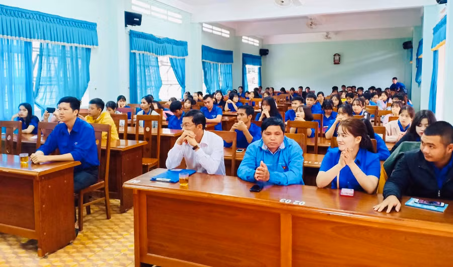 Các học viên tham gia lớp tập huấn nghiệp vụ Đoàn-Hội do Huyện Đoàn, Hội LHTN Việt Nam huyện Đức Cơ tổ chức. Ảnh: P.L
