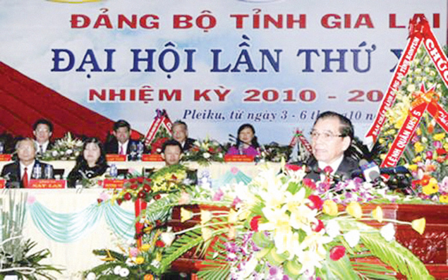 Đồng chí Nông Đức Mạnh, Tổng Bí thư BCHTW Đảng phát biểu tại Đại hội đại biểu Đảng bộ tỉnh Gia Lai lần thứ XIV (nhiệm kỳ 2010- 2015)