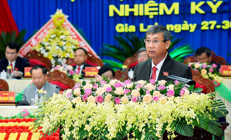 Đại biểu Phan Văn Trung-Bí thư Huyện ủy, Chủ tịch UBND huyện Kông Chro-tham luận về vấn đề bảo tồn và phát huy giá trị văn hóa truyền thống gắn với phát triển du lịch. Ảnh: Đức Thụy Đại biểu Phan Văn Trung-Bí thư Huyện ủy, Chủ tịch UBND huyện Kông Chro. Ảnh: Đức Thụy