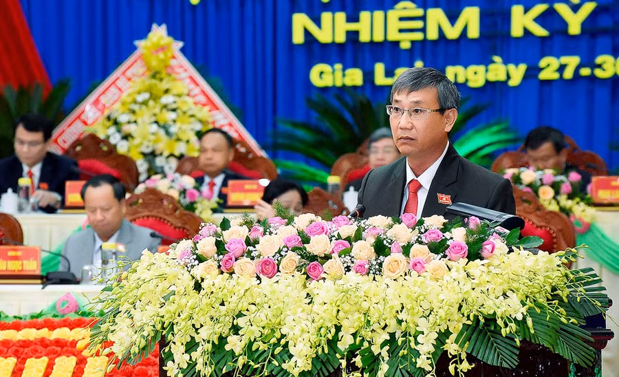 Đại biểu Phan Văn Trung-Bí thư Huyện ủy, Chủ tịch UBND huyện Kông Chro. Ảnh: Đức Thụy