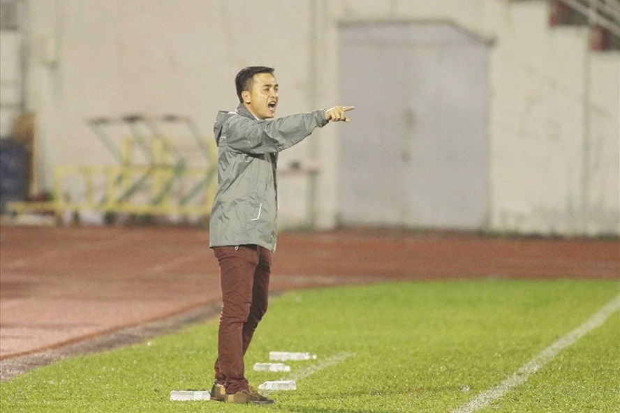 Huấn luyện viên Đức Thắng thời còn dẫn dắt Thanh Hóa. Ảnh: Duy Anh.
