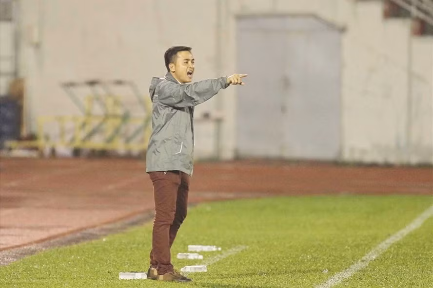 Huấn luyện viên Đức Thắng thời còn dẫn dắt Thanh Hóa. Ảnh: Duy Anh.