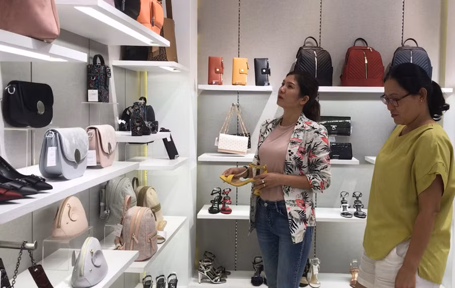  Sự ra mắt của nhiều cửa hàng thời trang thương hiệu Việt giúp người tiêu dùng có thêm sự lựa chọn. Ảnh: V.T