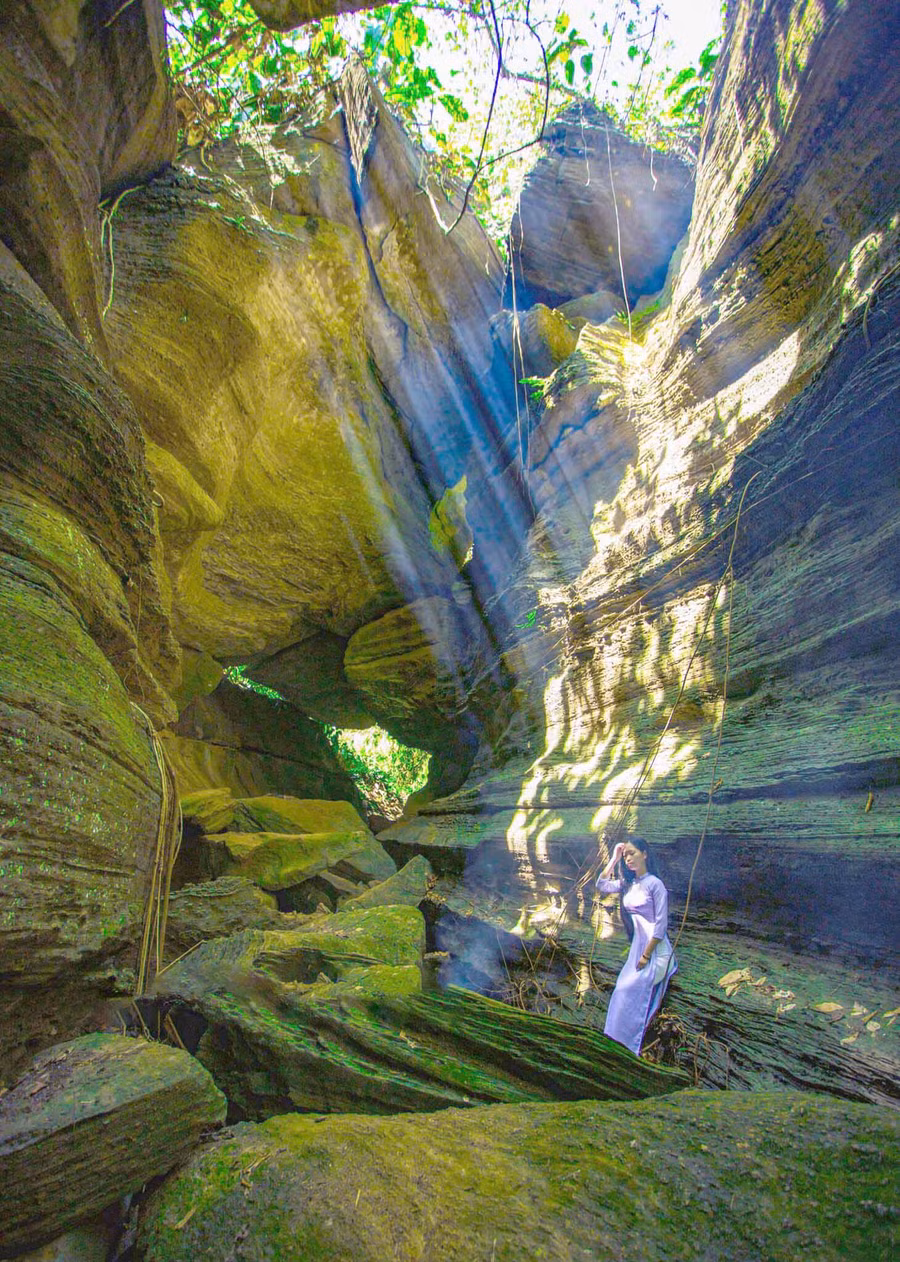 Hang Dơi (xã Tiên An, huyện Tiên Phước, tỉnh Quảng Nam). Ảnh: Khắc Đức