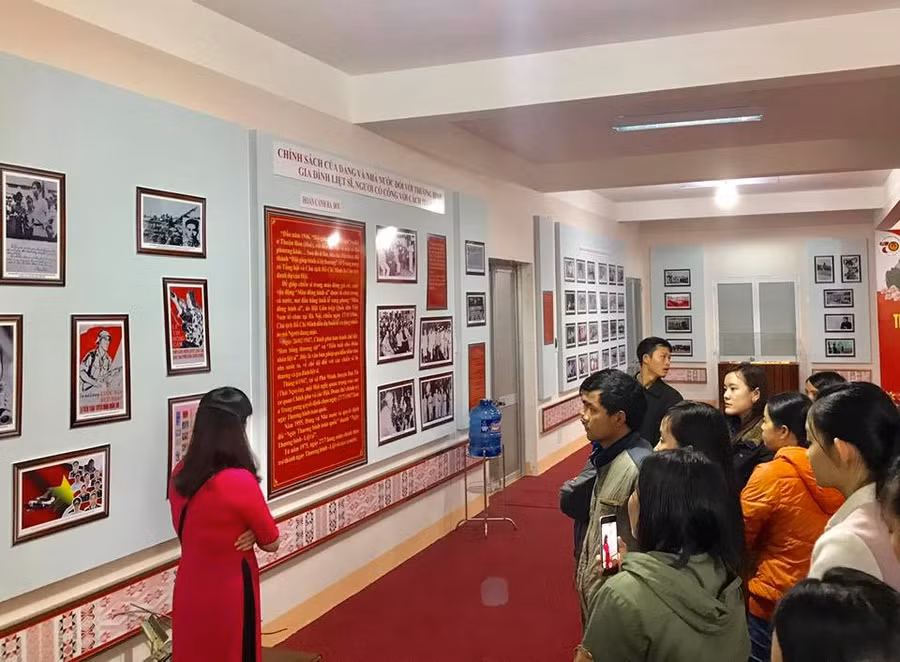 Một buổi triển lãm ảnh tại Bảo tàng tỉnh Gia Lai (ảnh internet)