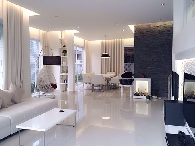 Biệt thự thiết kế rộng rãi, thoáng đãng, kết nối các gian phòng với nhau. Đặc biệt, cặp đôi còn bài trí vật dụng gọn gàng, tối giản. Tổ ấm của Thủy Tiên - Công Vinh có tông trắng, đen chủ đạo. Ảnh: NSCC