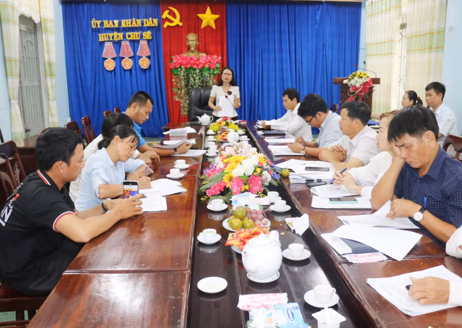 Quang cảnh buổi họp. Ảnh: Ngọc Sang