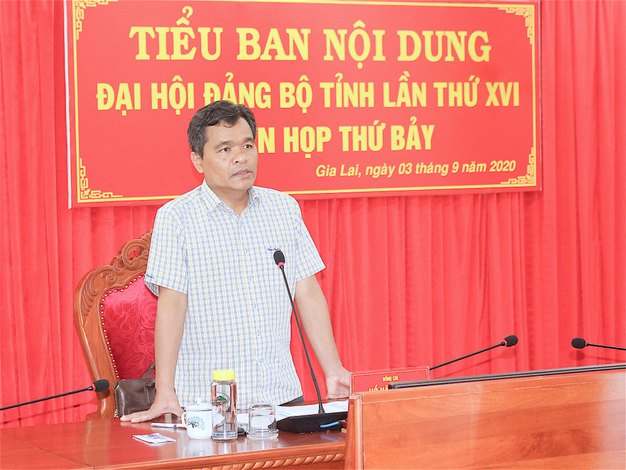 Bí thư Tỉnh ủy Hồ Văn Niên phát biểu kết luận phiên họp. Ảnh: Hồng Thi