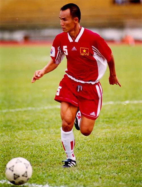 Võ Hoàng Bửu ghi bàn thắng để đời vào lưới Juventus