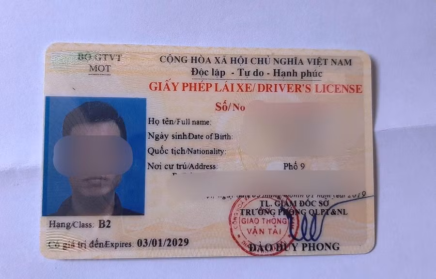 Quy định về điểm của giấy phép lái xe là một biện pháp quản lý hành chính. Nếu trong 1 năm mà bị trừ hết 12 điểm, tài xế phải học và thi sau ít nhất 6 tháng. (Ảnh: Việt Hùng/Vietnam+)