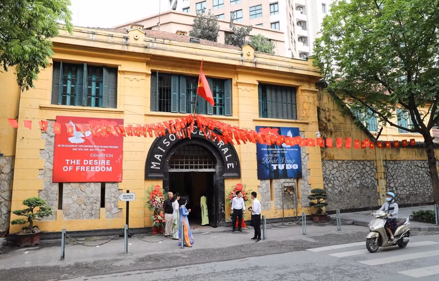 Di tích lịch sử Nhà tù Hỏa Lò. (Ảnh: Thanh Tùng/TTXVN)