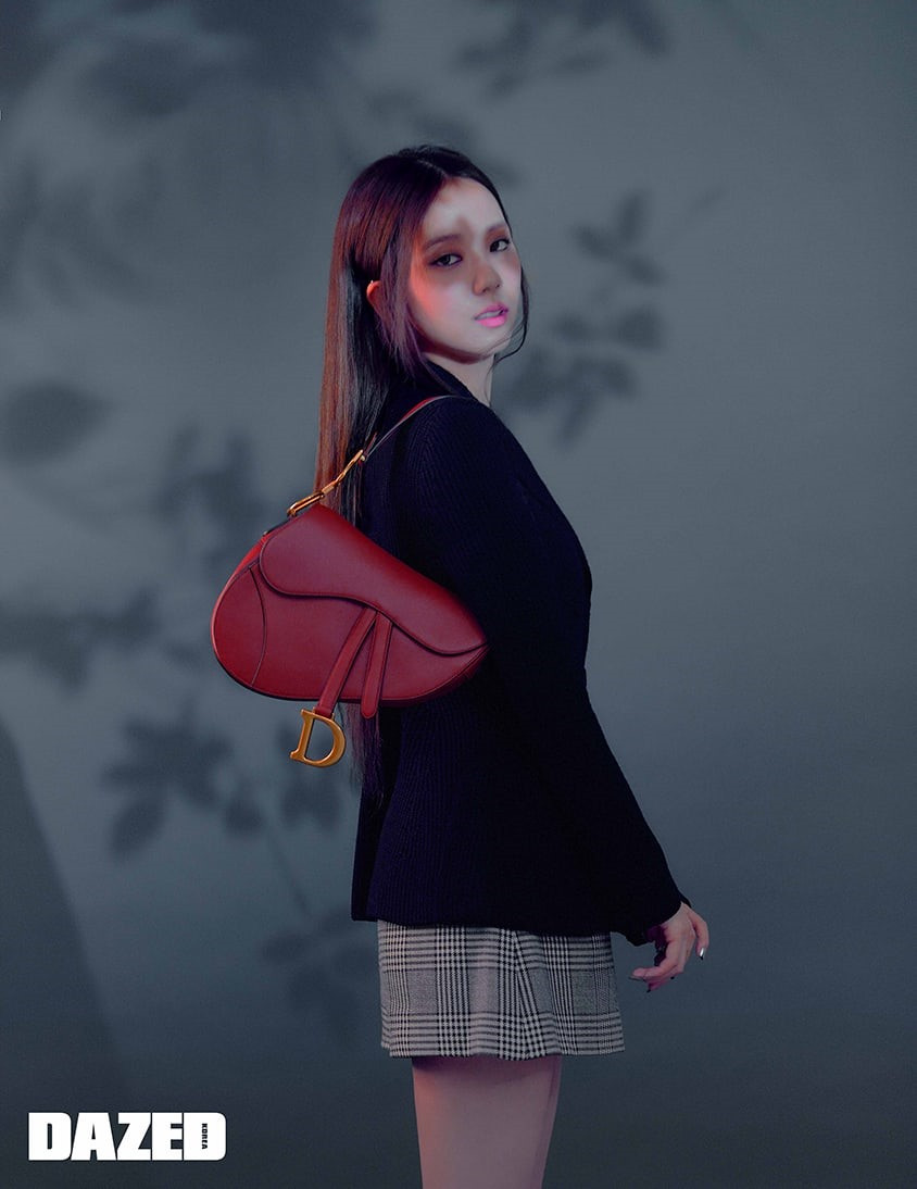 Jisoo - Blackpink đẹp huyền bí trên bìa tạp chí ảnh 5