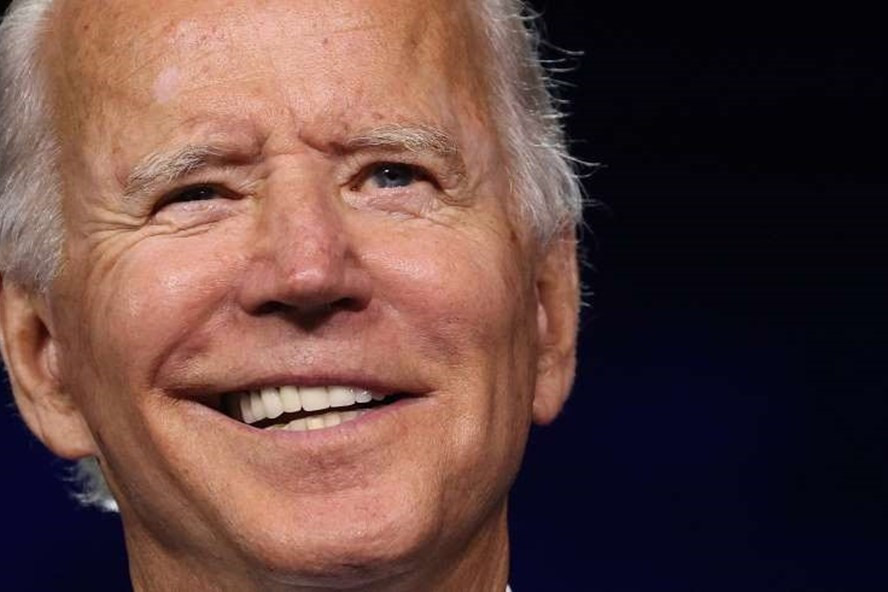 Hai tháng trước bầu cử Mỹ 2020, ông Joe Biden đang dẫn trước Tổng thống Donald Trump trong nhiều khảo sát. Ảnh: Getty. Hai tháng trước bầu cử Mỹ 2020, ông Joe Biden đang dẫn trước Tổng thống Donald Trump trong nhiều khảo sát. Ảnh: Getty.