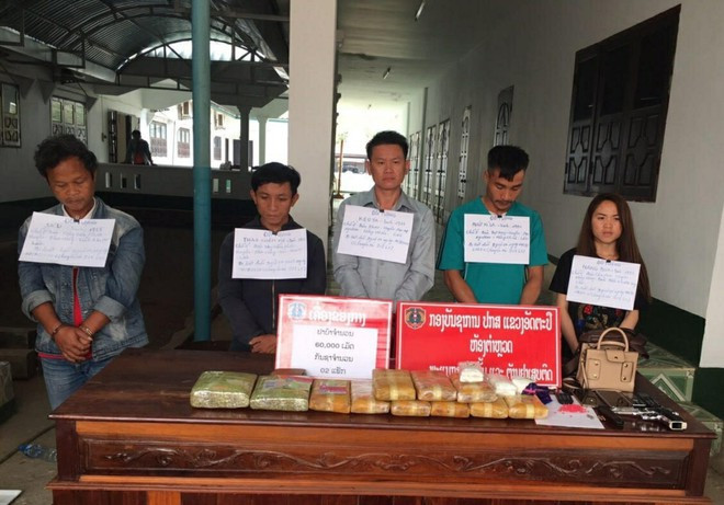 Ban chuyên án 918 LV bắt giữ 5 nghi phạm, thu giữ 60.000 viên ma túy tổng hợp, 2 kg cần sa, 1 súng ngắn quân dụng ẢNH: BĐBP KON TUM