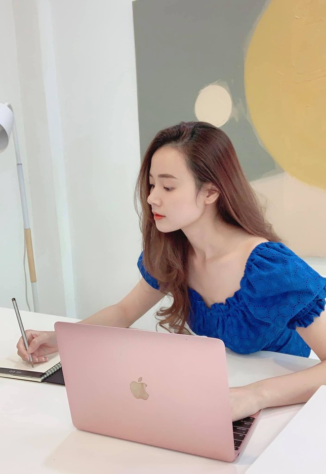 Ngoài là một nghệ sĩ, Midu còn hoạt động kinh doanh và là giảng viên của một trường đại học ẢNH: FBNV