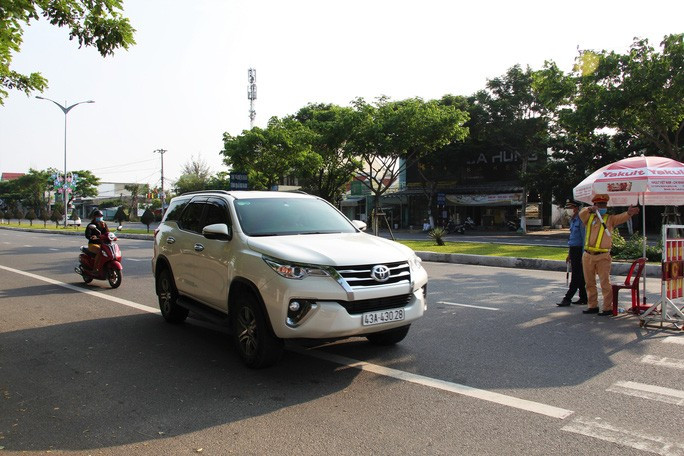 Các chốt kiểm soát dịch ở cửa ngõ ra vào thành phố Đà Nẵng sẽ được gỡ bỏ từ 12 giờ ngày 14-9 Các chốt kiểm soát dịch ở cửa ngõ ra vào thành phố Đà Nẵng sẽ được gỡ bỏ từ 12 giờ ngày 14-9