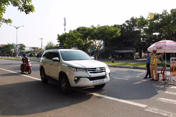 Các chốt kiểm soát dịch ở cửa ngõ ra vào thành phố Đà Nẵng sẽ được gỡ bỏ từ 12 giờ ngày 14-9