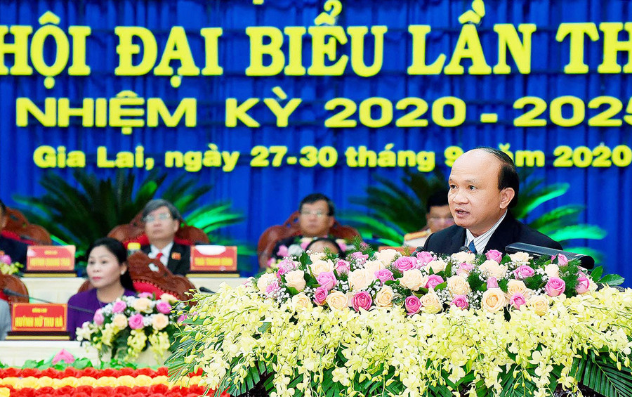 Đại biểu Nguyễn Đình Tiến-Bí thư Đảng ủy Khối các Cơ quan và Doanh nghiệp tỉnh phát biểu tại buổi thảo luận. Ảnh: Đức Thụy Đồng chí Nguyễn Đình Tiến-Bí thư Đảng ủy Khối các Cơ quan và Doanh nghiệp tỉnh phát biểu tại buổi thảo luận. Ảnh: Đức Thụy