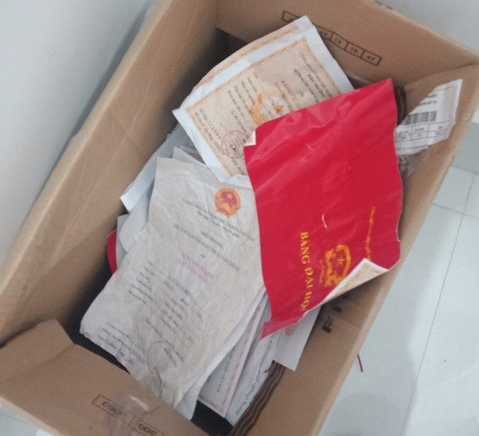 Văn bằng, giấy tờ giả bị thu giữ