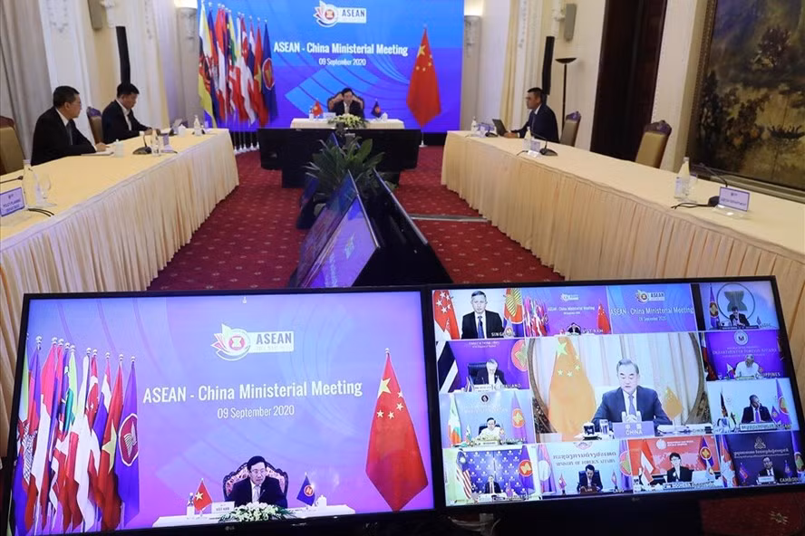  Hội nghị Bộ trưởng Ngoại giao ASEAN - Trung Quốc diễn ra theo hình thức trực tuyến chiều 9.9. Ảnh: Bộ Ngoại giao.