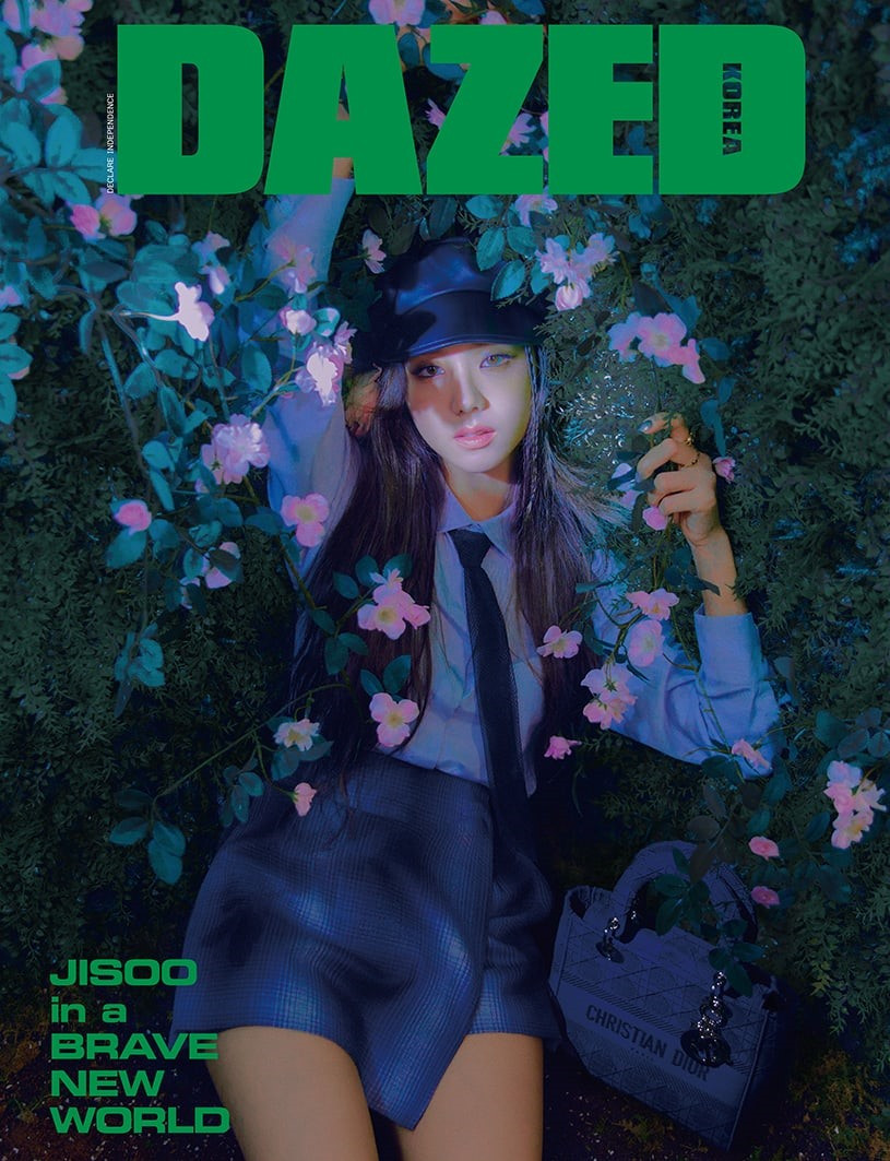 Mới đây, Jisoo đã hợp tác cùng một hãng thời trang nổi tiếng và tạp chí Dazed của Hàn Quốc để cho ra bộ ảnh huyền bí.