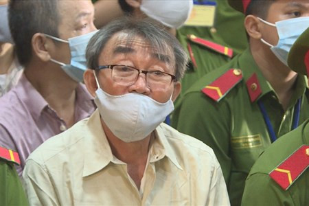 Bị cáo Nguyễn Khanh người được xác định cầm đầu vụ án. Ảnh: Thành Chung Bị cáo Nguyễn Khanh người được xác định cầm đầu vụ án. Ảnh: Thành Chung