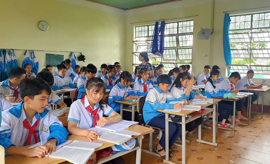 Một tiết học Ngữ Văn của lớp 9 A, Trường THCS Hùng Vương. Ảnh: Nguyễn Tú 