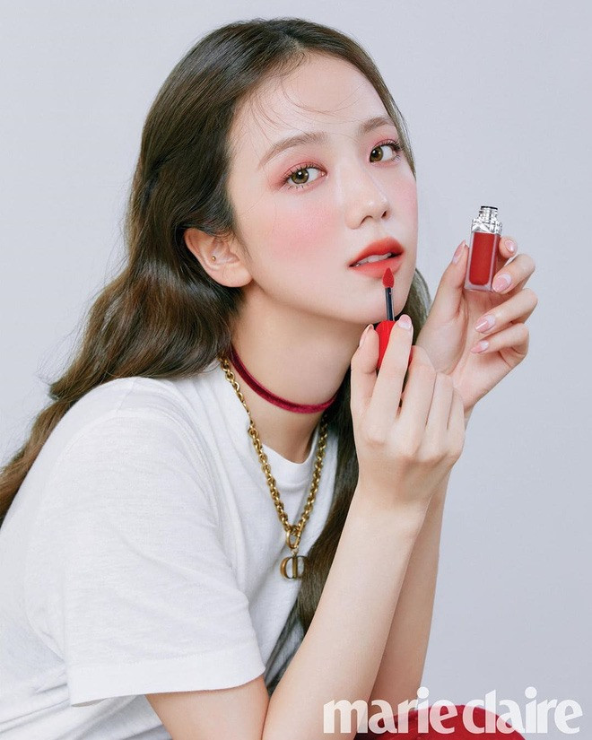 Với vẻ đẹp này, chẳng có gì khó hiểu khi Jisoo là thành viên đảm nhận vai trò nhan sắc trong nhóm nhạc toàn mỹ nhân xuất chúng như Blackpink. Ảnh: Instagram