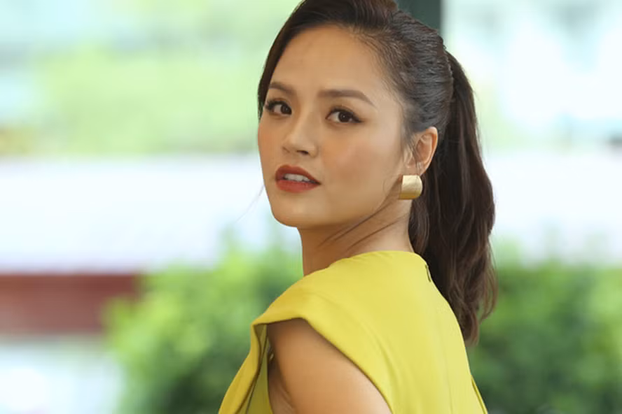 Thu Quỳnh đảm nhận vai tiểu tam trong phim 