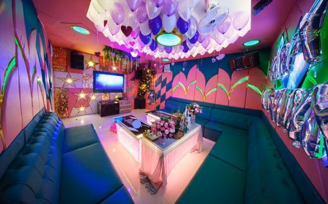 Dù đóng cửa, nhưng các quán karaoke tốn rất nhiều chi phí để bảo trì cơ sở ẢNH: G.B