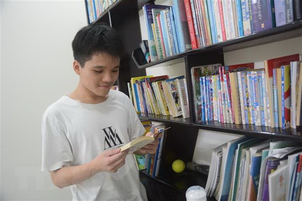 Nguyễn Lê Vũ trở thành thủ khoa toàn quốc khối B và thi đỗ nguyện vọng 1 Trường Đại học Y-Dược Thành phố Hồ Chí Minh. (Ảnh: Văn Dũng/TTXVN)