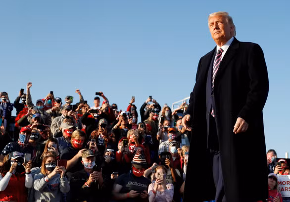 Tổng thống Mỹ Donald Trump tham gia một buổi vận động tranh cử ở thành phố Bemidji, bang Minnesota hôm 18-9 - Ảnh: REUTERS