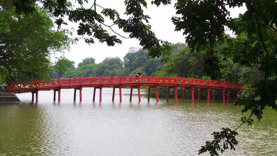 Cầu Thê Húc, Hà Nội - Ảnh: Thanh Tuấn