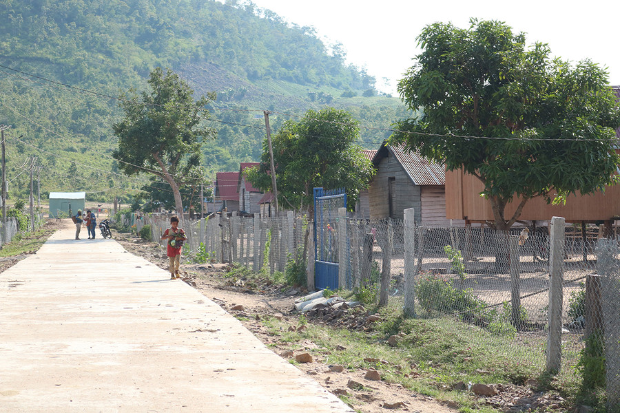 Hệ thống cơ sở hạ tầng ở 4 làng: Pông, Kinh Pêng, Trớ, Hek (xã Chư A Thai) được đầu tư bài bản, khang trang. Ảnh: Phạm Ngọc