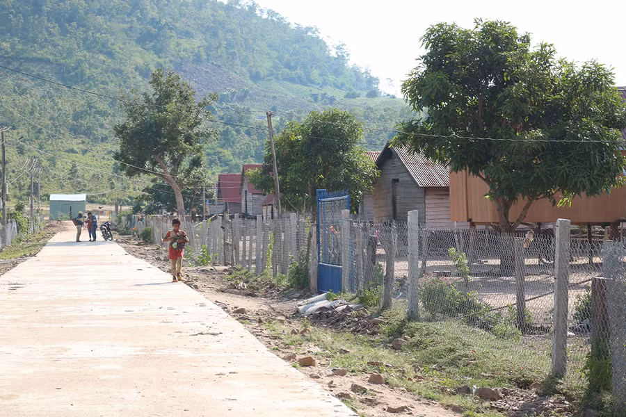 Hệ thống cơ sở hạ tầng ở 4 làng: Pông, Kinh Pêng, Trớ, Hek (xã Chư A Thai) được đầu tư bài bản, khang trang. Ảnh: Phạm Ngọc