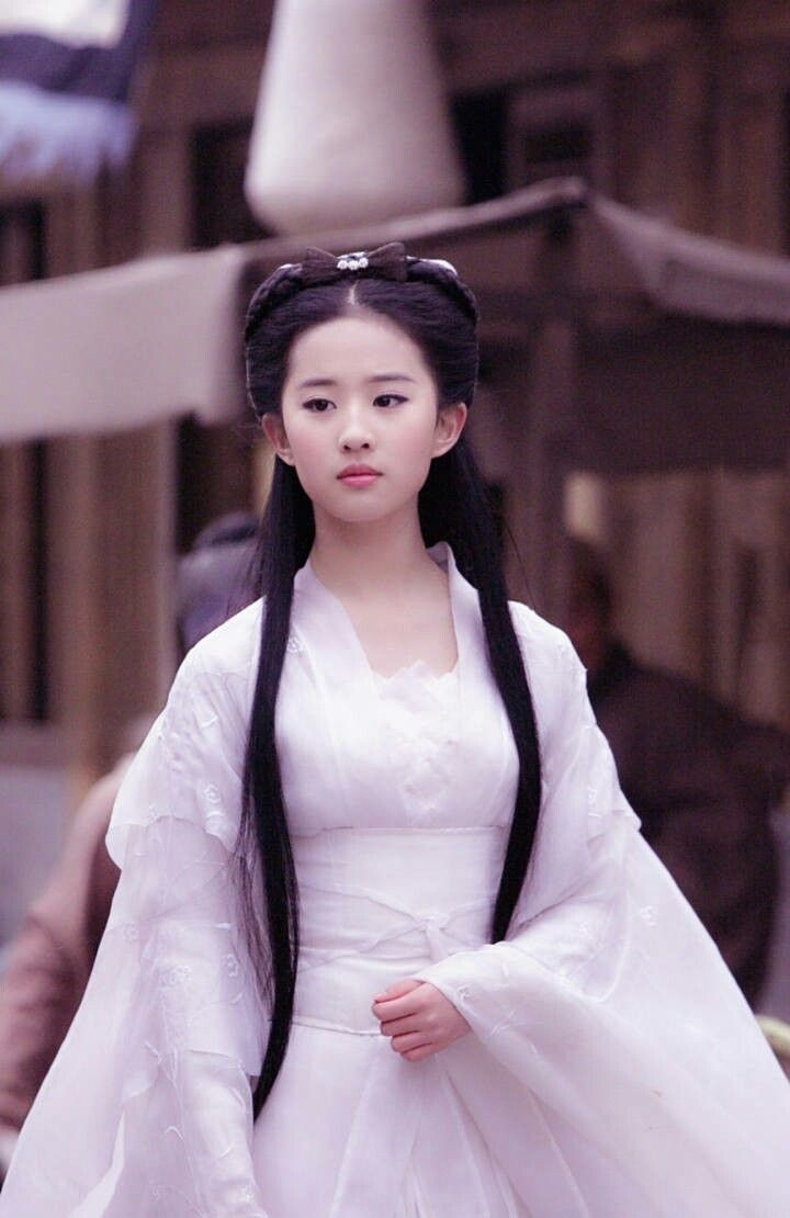 Cô từng có nhan sắc đỉnh cao trong phim cổ trang. Ảnh: Cắt phim