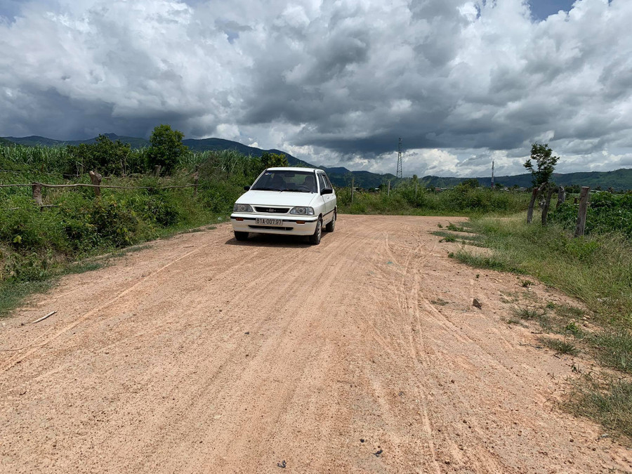 Đường vào khu sản xuất của thôn 1 (xã Hà Tam, huyện Đak Pơ) được mở rộng. Ảnh: Hồng Thương Đường vào khu sản xuất của thôn 1 (xã Hà Tam, huyện Đak Pơ) được mở rộng. Ảnh: H.T